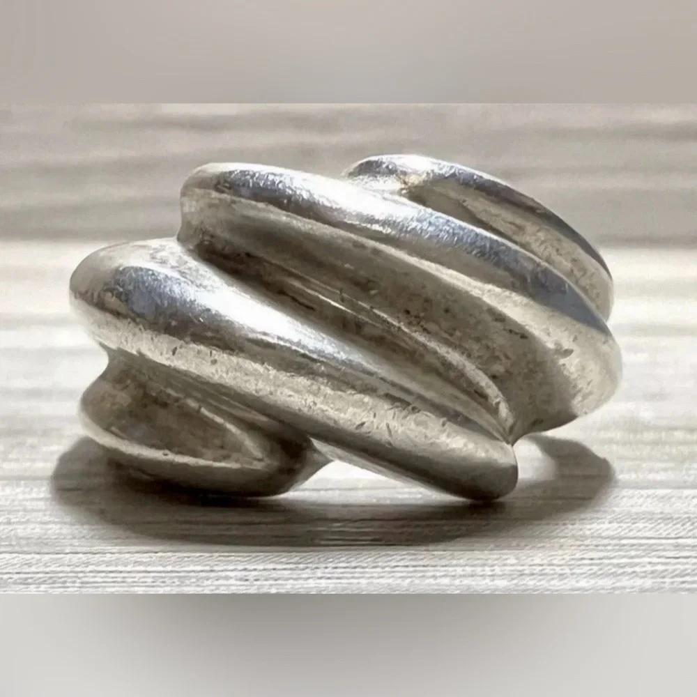 Vintage Designer Signed (R) Sterling Silver Modernist Wavy Dome Ring, Size 5.5
